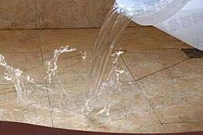 竹溪漏水维修 免砸砖防水材料该如何施工